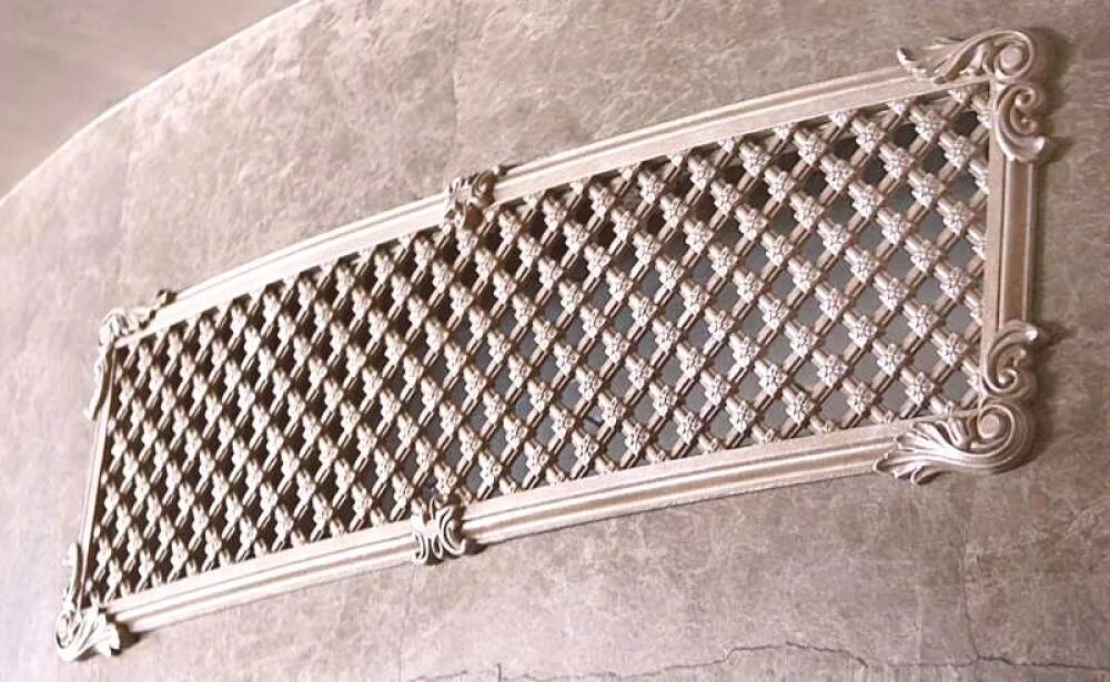 Вентиляционная решетка 255*1020. Подушки с бисером. Решетка шелк. Дверцы из перфорированного металла. Решетка шелк.