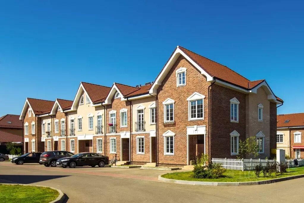 Поселение первомайское коттеджный поселок академия парк. Москва, поселение первомайское, квартал 328, д. Классический таунхаус. 101 (кп академия парк). Академия парк коттеджный поселок.