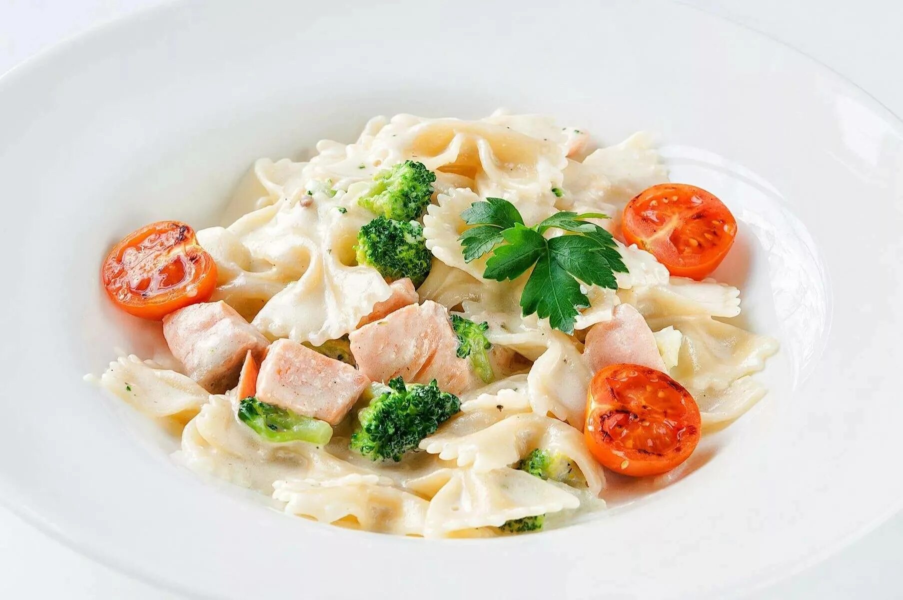 Паста ригатони с лососем. Фетучини с лососем и брокколи. Семга в сливочном соусе. Красная в сливочном соусе. Тальятелле с лососем и брокколи.