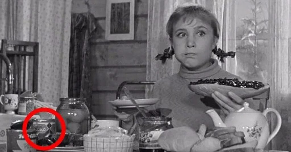 Девчата картошка. Девчата. кадры из советских фильмов. советский фильм девчата. кадр из советского фильма.