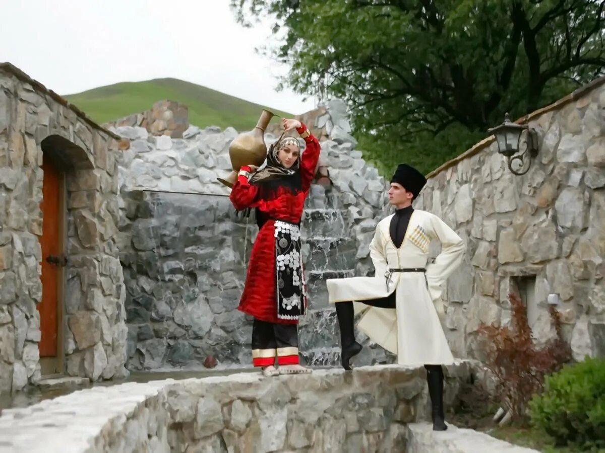 черкесы кухня. черкес адыг кабардинец. дагестанская сакля изнутри. традиции и обычаи чеченского народа. промыслы народов карачаево черкесии.