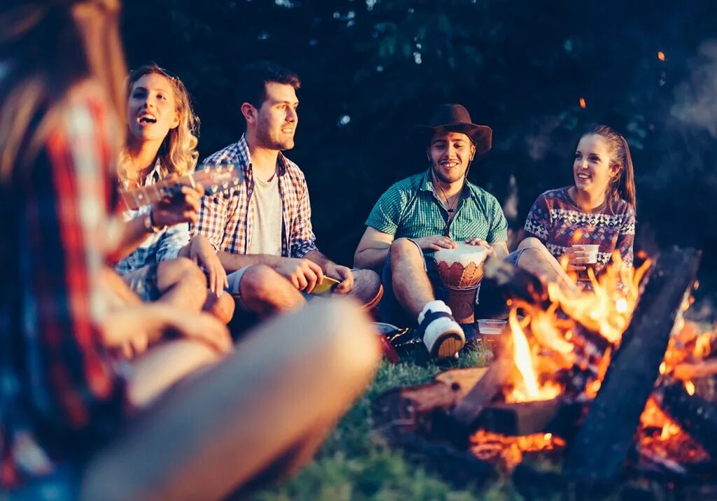 Семья за костром. People around Campfire. Foxes near the Campfire.