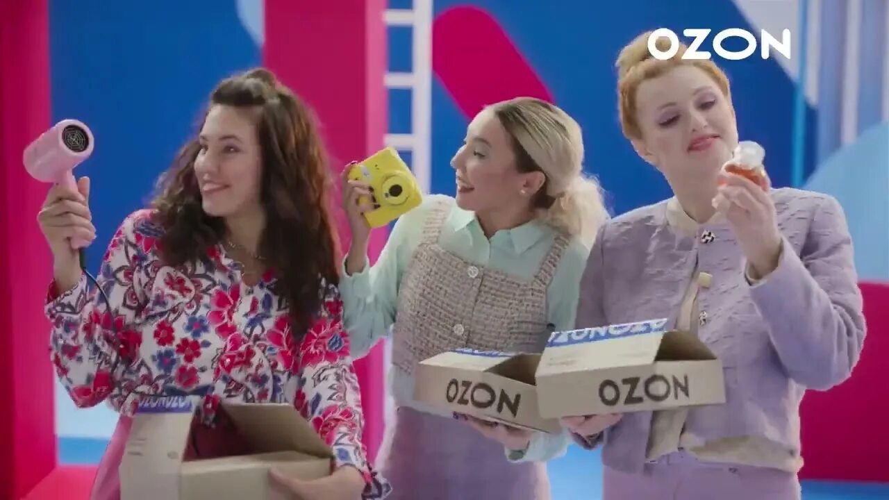 Девушка из рекламы озон. OZON реклама 2022. Реклама Озон. Гагарина в рекламе Озон. Реклама Озон с Полиной.