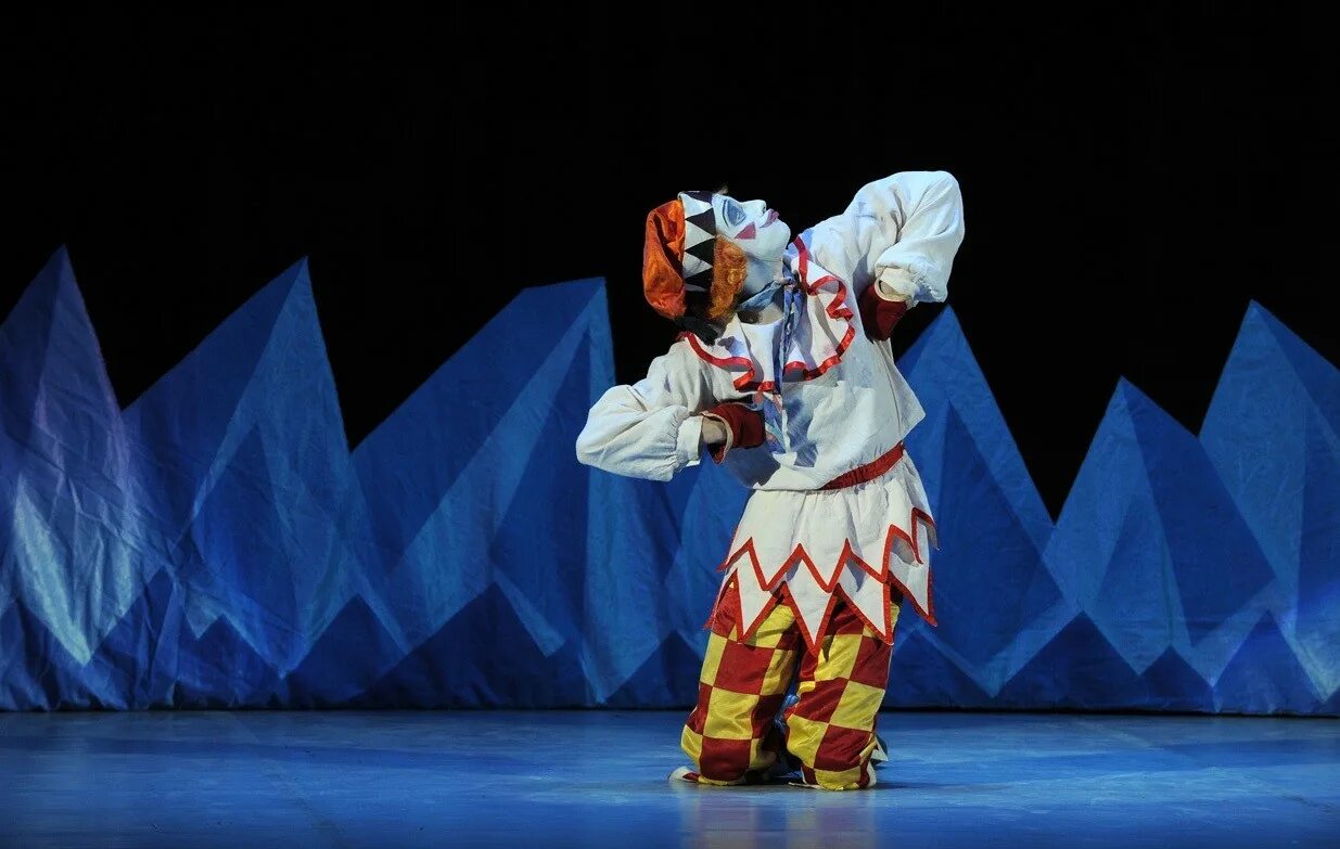 Балет петрушка стравинский. Балет стравинского петрушка 4 класс. Петрушка игорь фёдорович стравинский. Стравинский балет петрушка ярмарка. Стравинский балет петрушка масленичное гуляние.