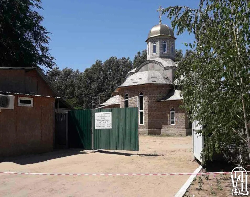 Сторож в церкви. Мелитополь Церковь. Мелитополь храм УПЦ. Манашенская Церковь Мелитополь. Храм в монастыре Мелитополя.