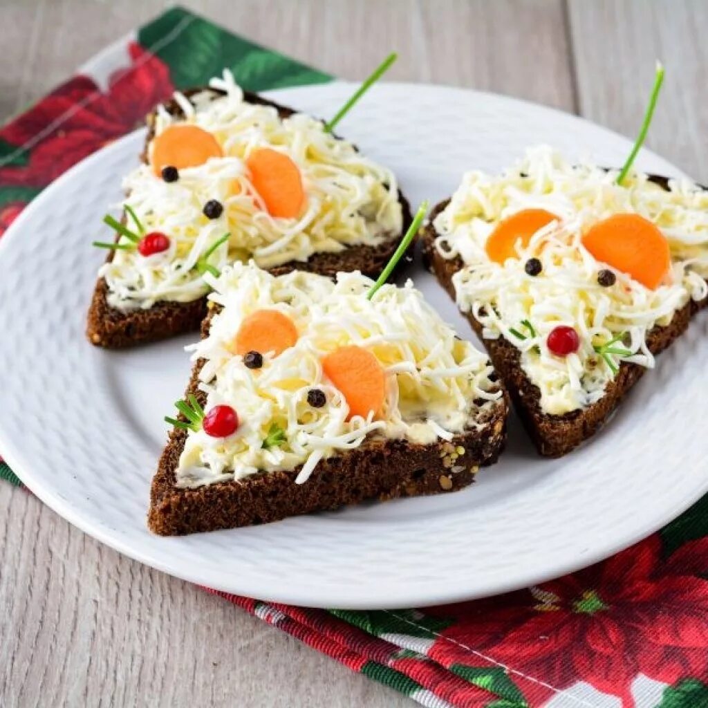 Простые красивые бутерброды для детей. Легкие рецепты бутербродов. Пп бутерброды. Красивые бутерброды на праздничный стол. Бутерброды на праздничный.