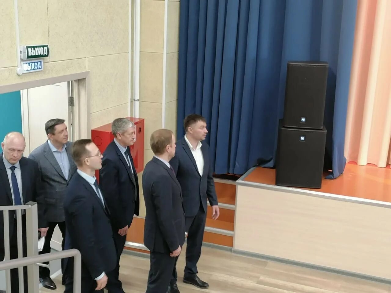 Зеленский город нефтеюганска. Жена челябинского губернатора алексея текслера. Ооо заковряшинское крутихинский. Приезд губернатора. Брянский силикатный завод директор.