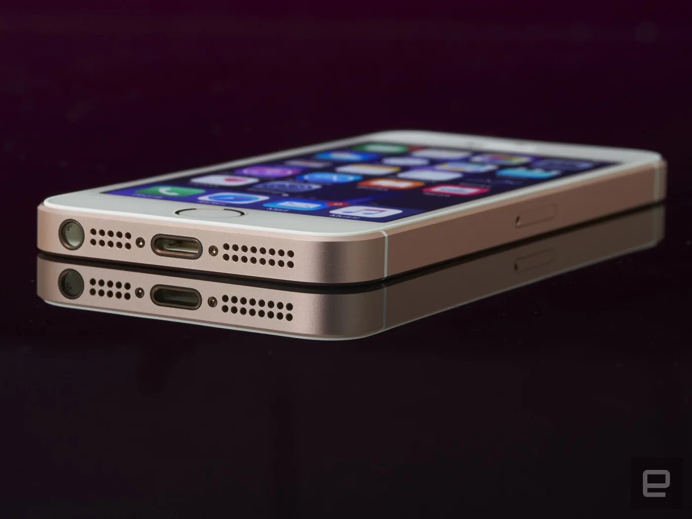 Айфон se память. Айфон. айфон 14. iphone со всех сторон. смартфон со всех сторон.