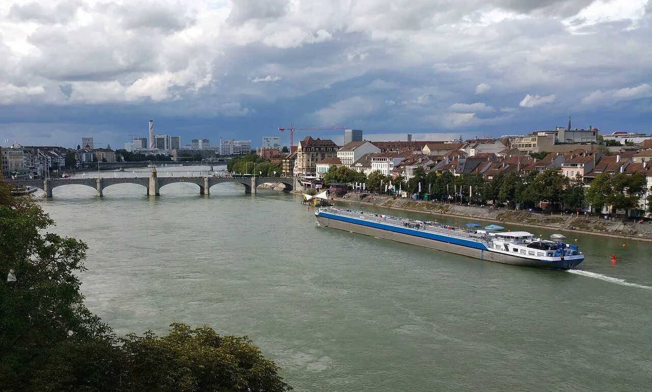 Рейн протекает через. Река Рейн в Германии. Река Рейн в Швейцарии. Река Рейн во Франции. Река Рейн Нидерланды.