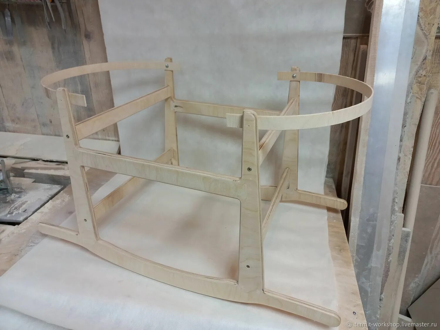 Подставка для люльки деревянные. Подставка качалка. Подставка качалка. Подставка для колыбели mothercare. Подставка качалка.