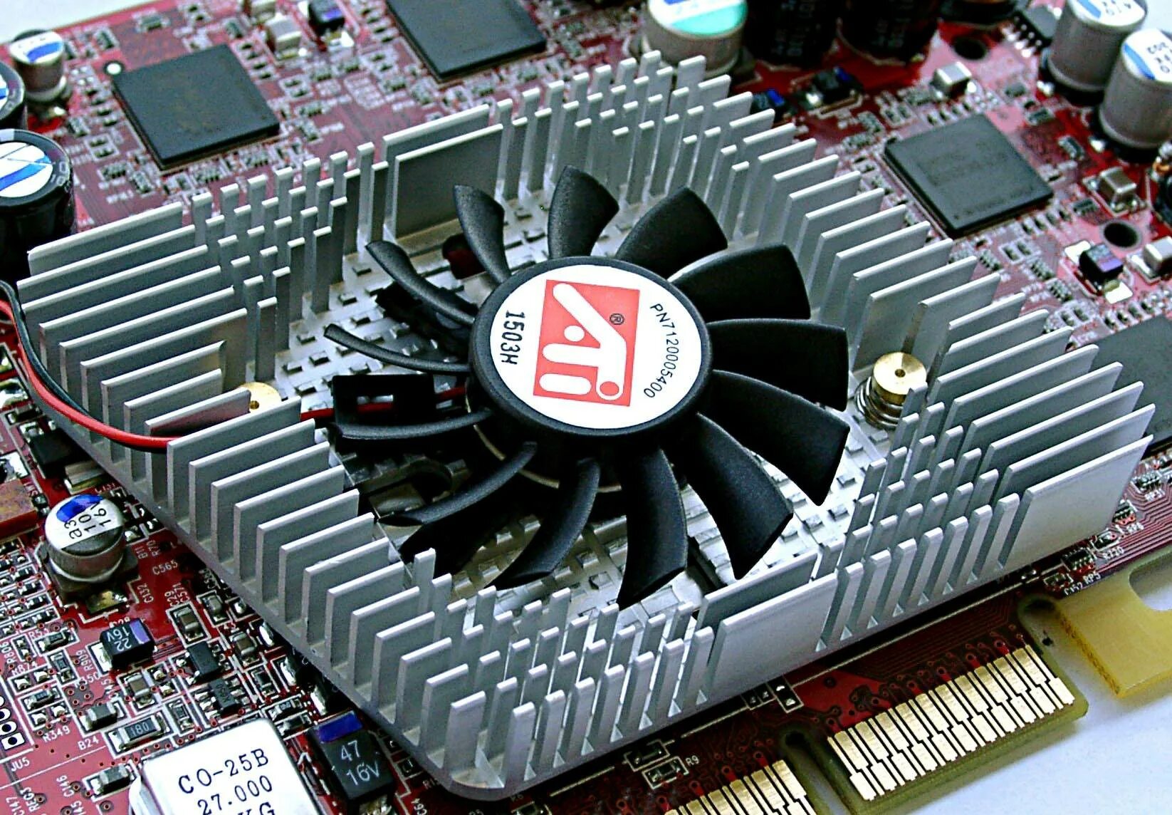 Гудит процессор. Radeon 9800 Pro. Кулер для видеокарты асус. Кулер для видеокарты АТИ радеон. Заменить вентилятор на видеокарте.