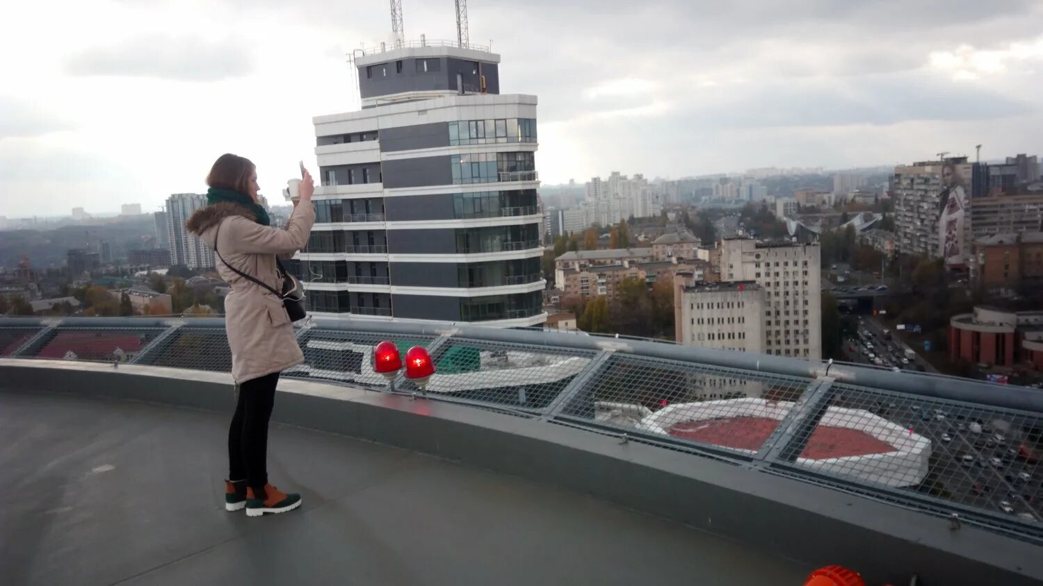 Вертолетная площадка на крыше. Реутов вертолетная площадка на крыше. вертолетная площадка москва сити на крыше. вертолетная площадка на крыше небоскреба.