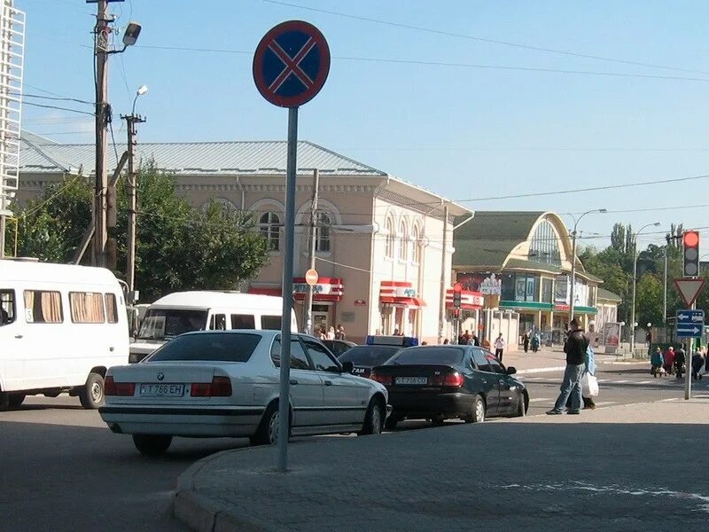 Программа бендеры. Бендеры улица лазо. тирасполь улица бендерская. город бендеры, улица лазо. бендеры центральный рынок ул. лазо.