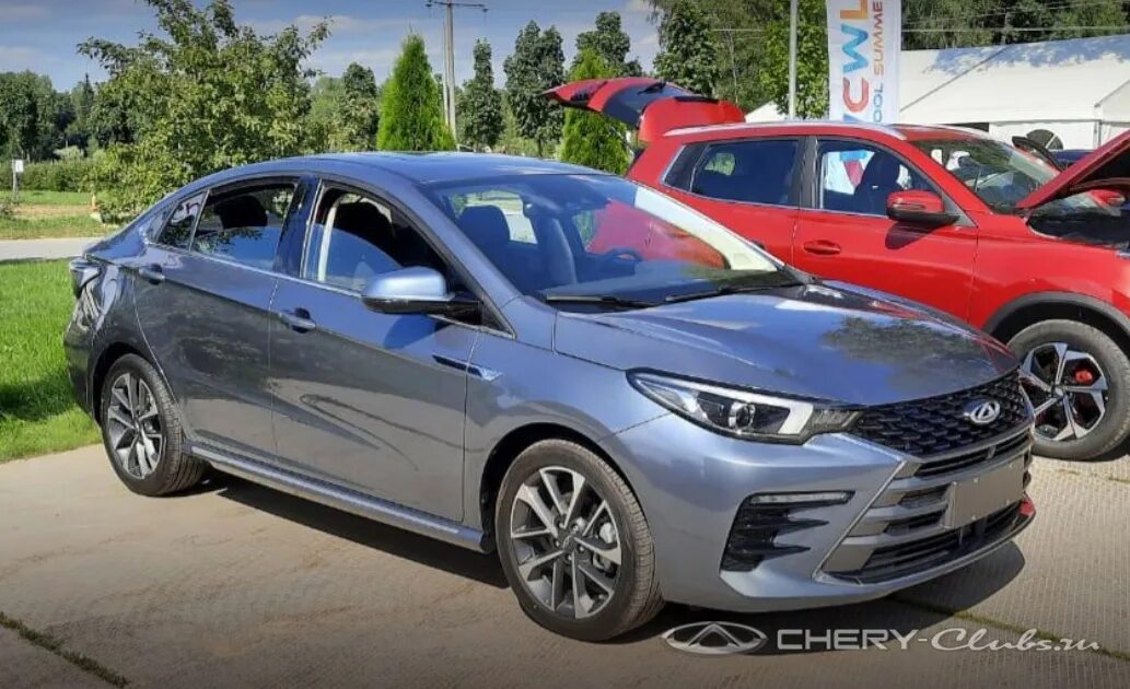 Omoda 5 отзывы. Chery omoda s5. arrizo 8. omoda c5 седан. омода седан 2025.