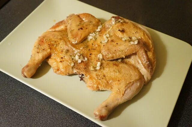 цыпленок-табака в маринаде. цыпленок табака (тапака). курица гриль. табака жареный. маринад для цыпленка табака.