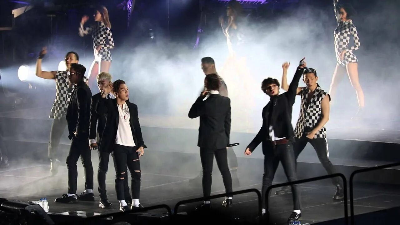 Big bang concert. Сынри из big bang. Made tour. Made tour. Made tour.