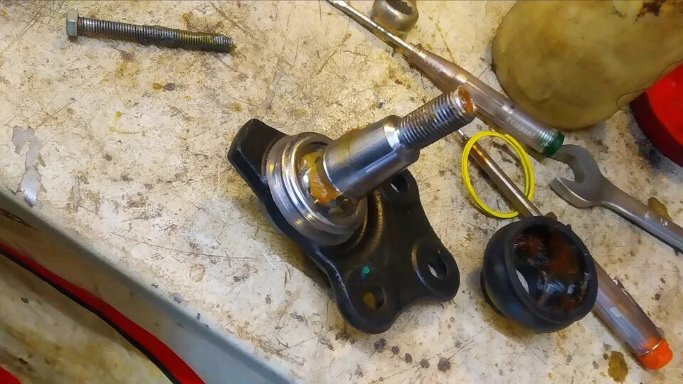 Рено дастер шаровая опора передней. Шаровая опора renault duster. опора шаровая 555 duster.
