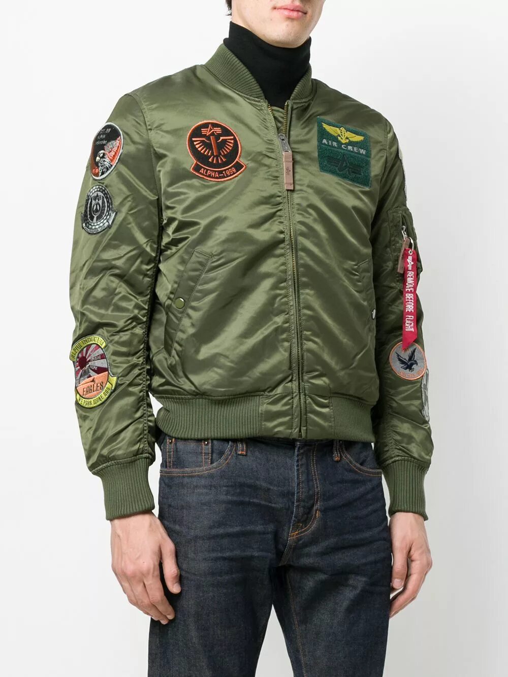 Бомбер с нашивками. Alpha industries бомбер с нашивками. нашивка альфа индастриз. куртка бомбер альфа индастриз с нашивками. бомбер белый с нашивками alpha industries.