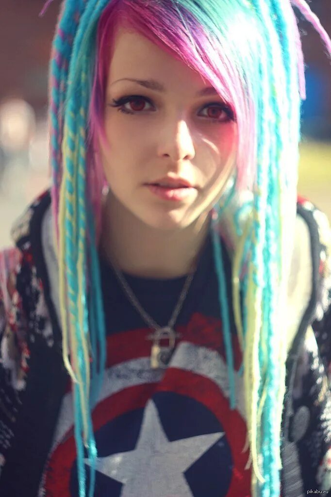 Девушка неформалка фото. Неформалки молодые. Неформалы девушки красивые. Alex dorame emo hair. Alex dorame.