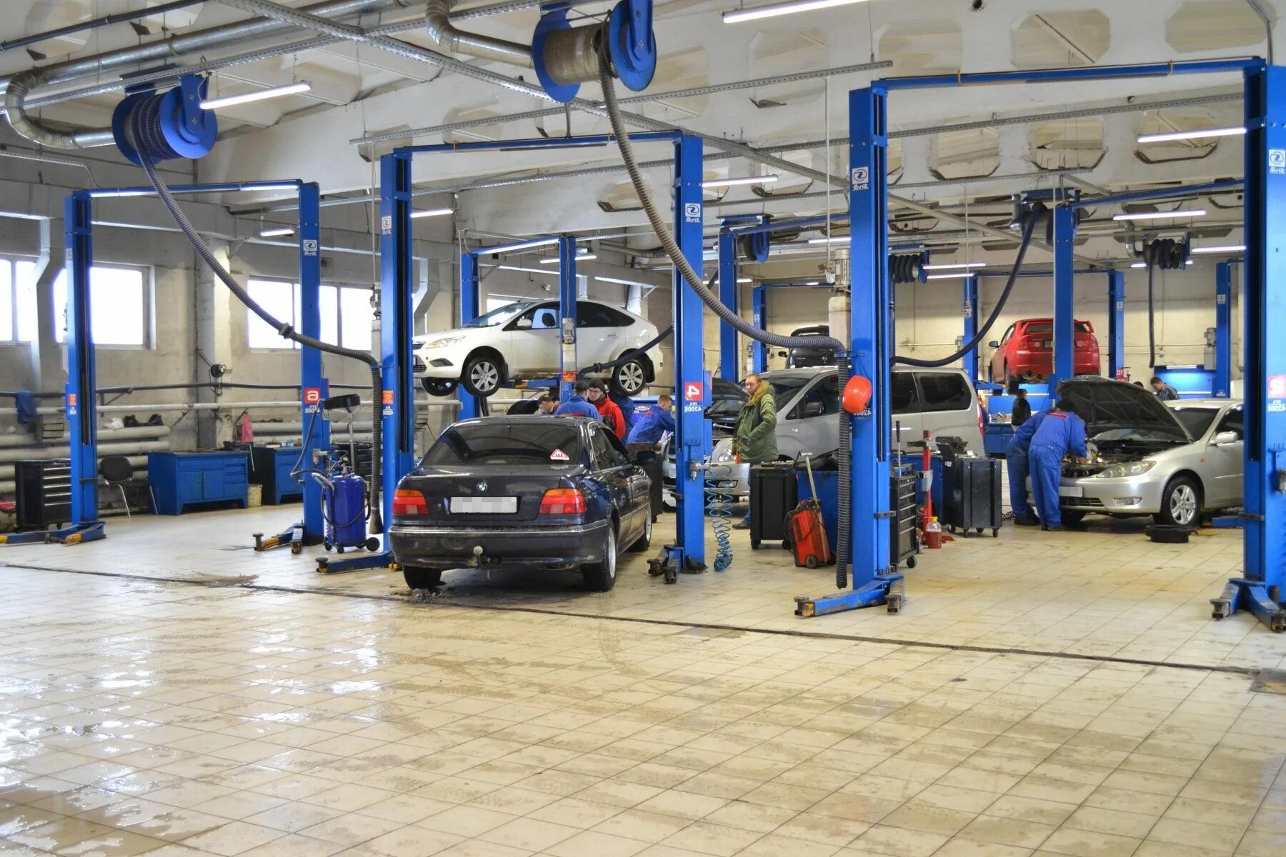 современный автосервис. правильный автосервис. светильник для автосервиса. красивый автосервис. современный автосервис.