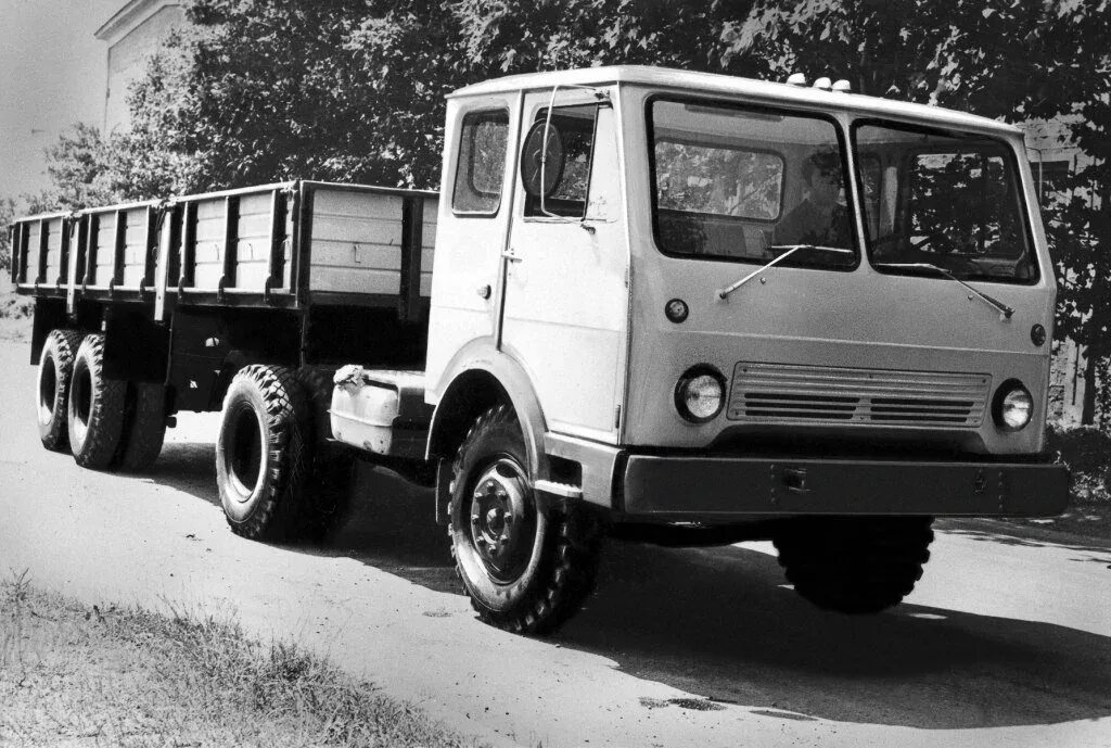 Грузовик каз 606 колхида. Каз-608 колхида тягач. Седельный тягач каз 606 колхида. Автомобиль каз 608 колхида. Горный тягач каз-4540 колхида.