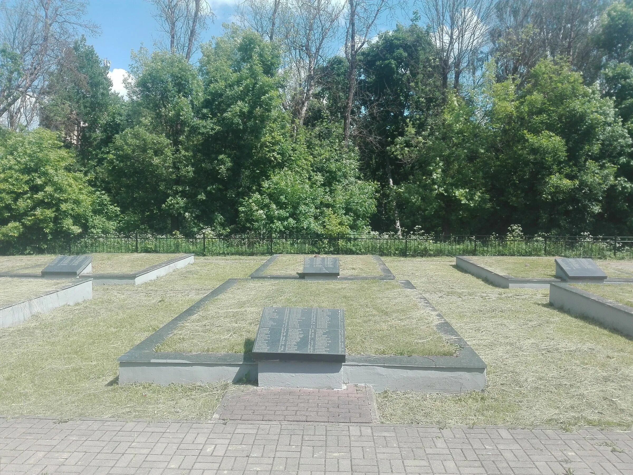 Смоленск - Братское кладбище воинов, погибших в Великой Отечественной войне (вое