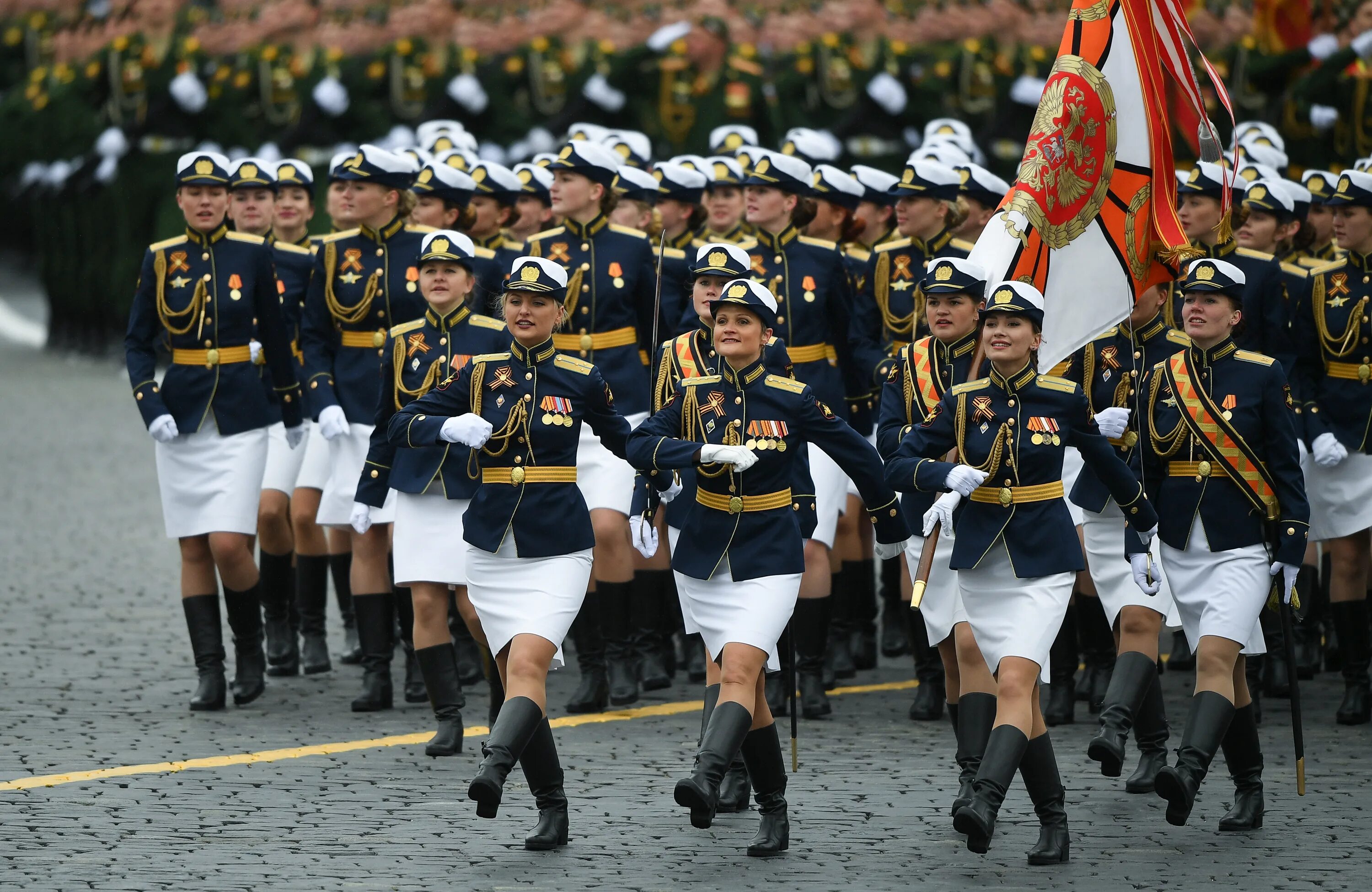 Задание на параде. Военный парад. Девушки на параде. Женщины на параде в Москве.