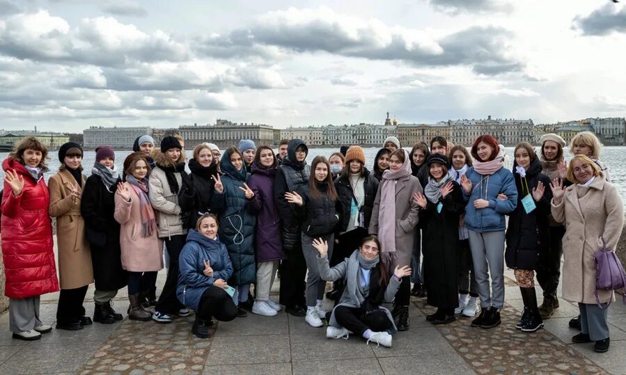 Ямальские студенты в Питере. Санкт-Петербург экскурсии. Одаренные дети Ямала. Санкт-Петербург для детей.