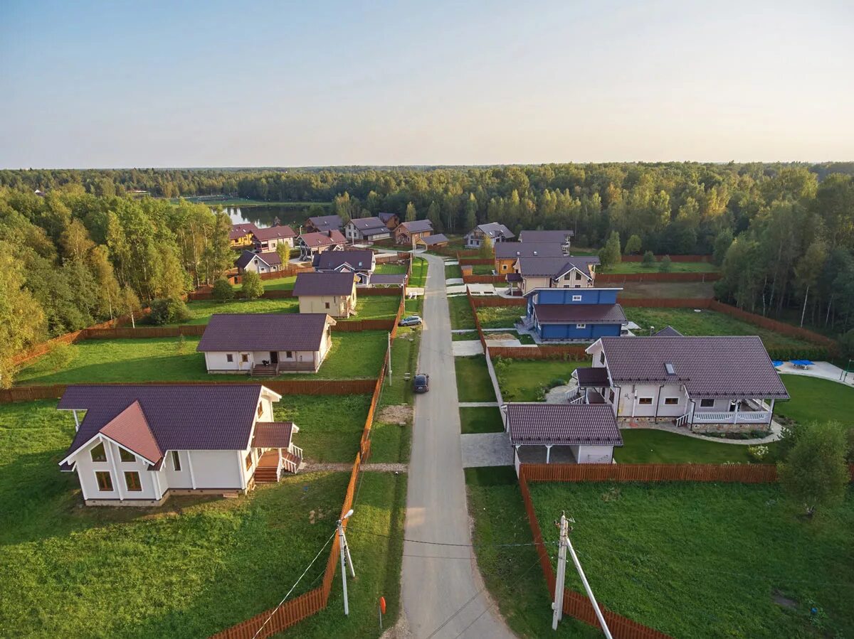 Поселок солнечный купить квартиру. Поселок Солнечная Поляна. КП Солнечная Поляна. Коттеджный поселок Солнечная Поляна. Солнечная Поляна поселок Новосибирск.