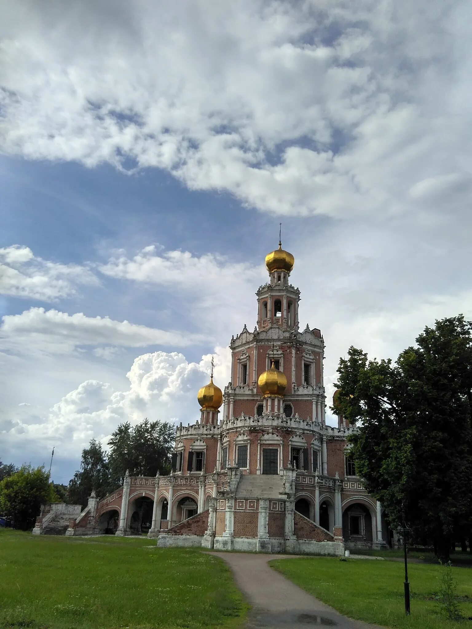 Церковь нарышкинское барокко. Храм в Филях нарышкинское. Церковь Покрова в Филях нарышкинское Барокко. Церковь Покрова в Филях (1690—1693). Нарышкинский стиль в архитектуре Церковь в Филях.