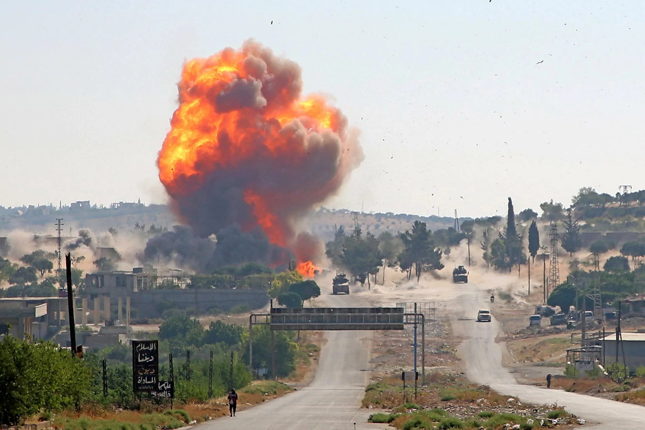 Нападение на сирию. Подрыв Российской колонны в Сирии.