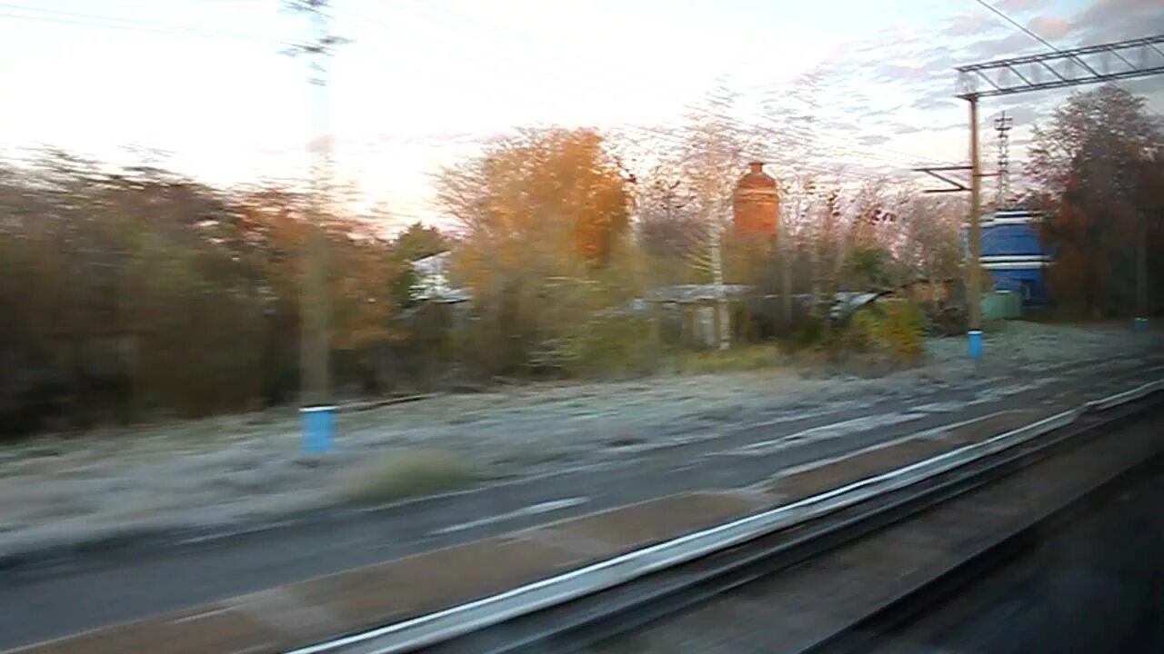 Москвича увидевшего липецк из окна поезда доставили. Фото из окна поезда. вид с окна поезда осень. москва из окна поезда осень. вид с окна электрички осенью поздней.
