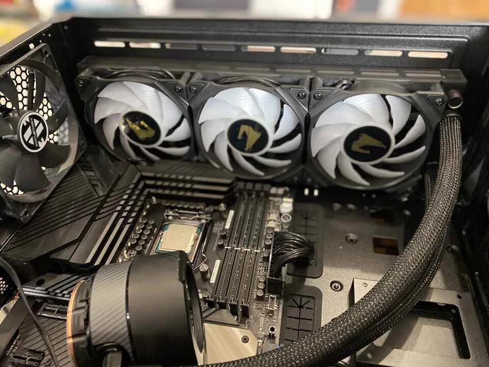 Gigabyte aorus waterforce x 280 электрические подключения Обзор материнской платы Gigabyte Z590 Aorus Xtreme WaterForce на чипсете Intel Z