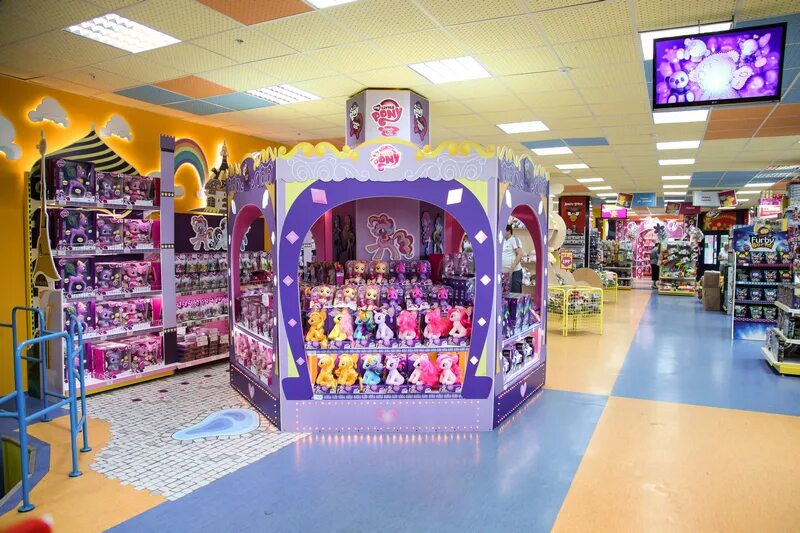 торговое оборудование для магазина детской одежды. большой детский магазин. настоящий детский магазин. настоящий детский магазин. бегемотик магазин.