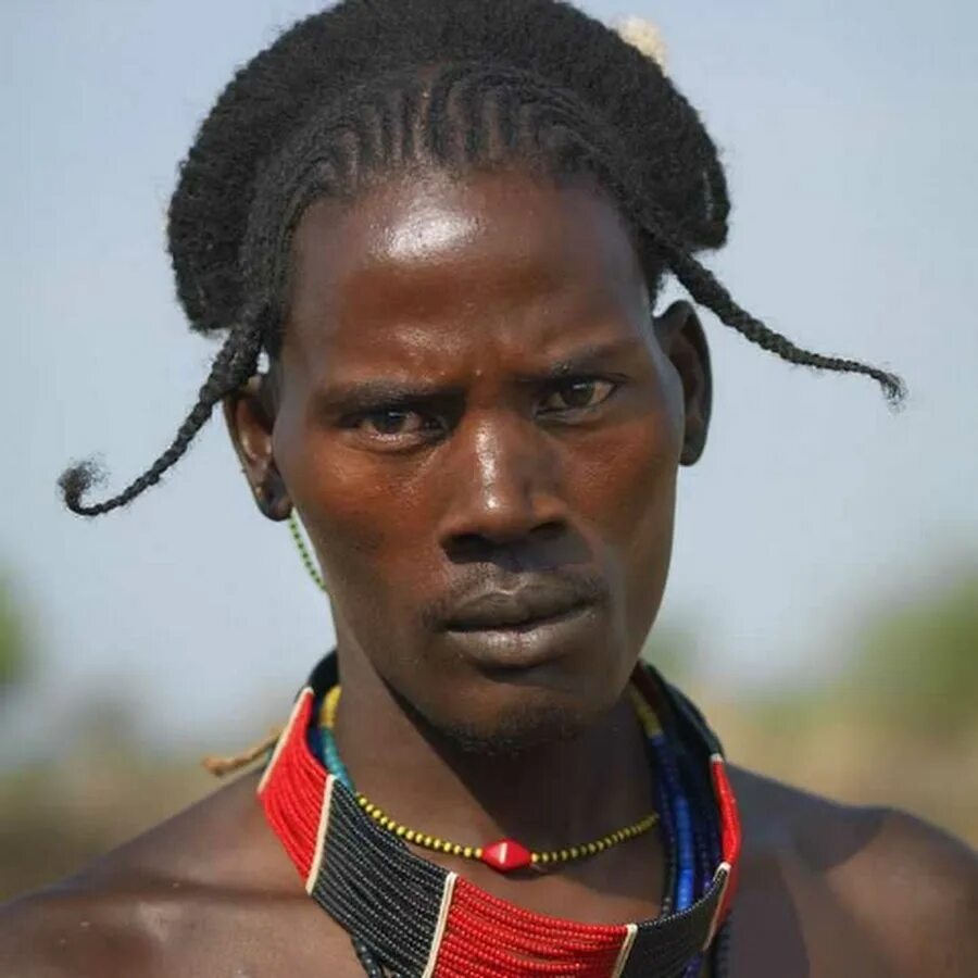 Прически африканцев мужские. Африканские парни. Индейцы масаи. Эрик лаффорг эфиопия. Африканские племена.