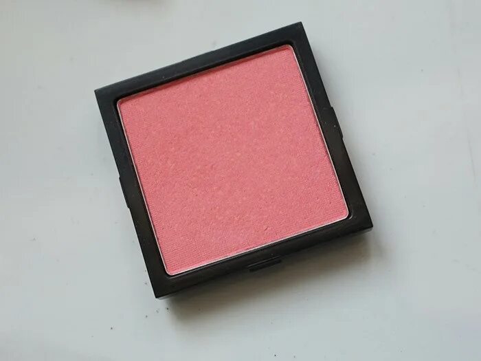 Blush brown. Bobbi Brown pretty Coral румяна. Bobbi Brown румяна blush 31 pretty Coral. Bobbi Brown blush Coral. Bobbi Brown blush румяна.