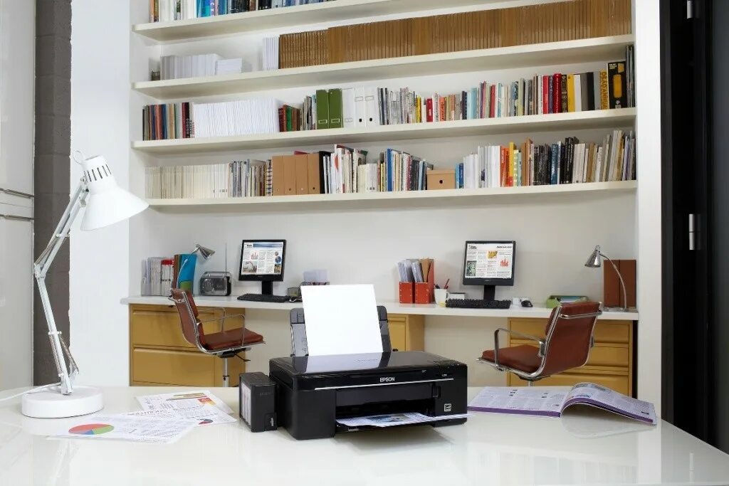 Советы по выбору принтеров для дома. Офисная техника в интерьере. как спрятать принтер в интерьере. как разместить оргтехнику дома. как расположить принтер дома.