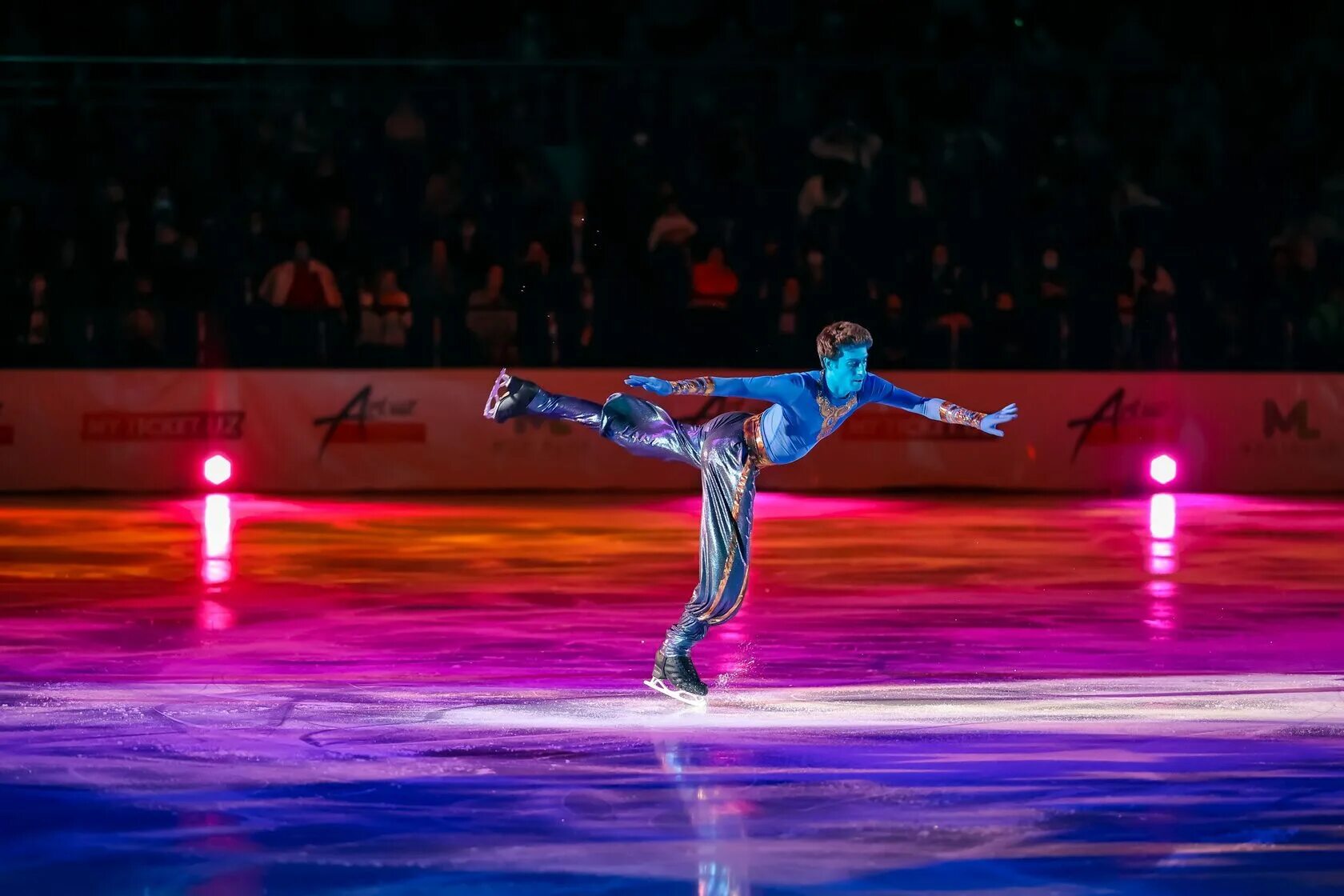 Ледовый чемпион шоу. Чемпионы на льду. Шоу чемпионы. Аксель на льду. Шоу чемпионы на льду.