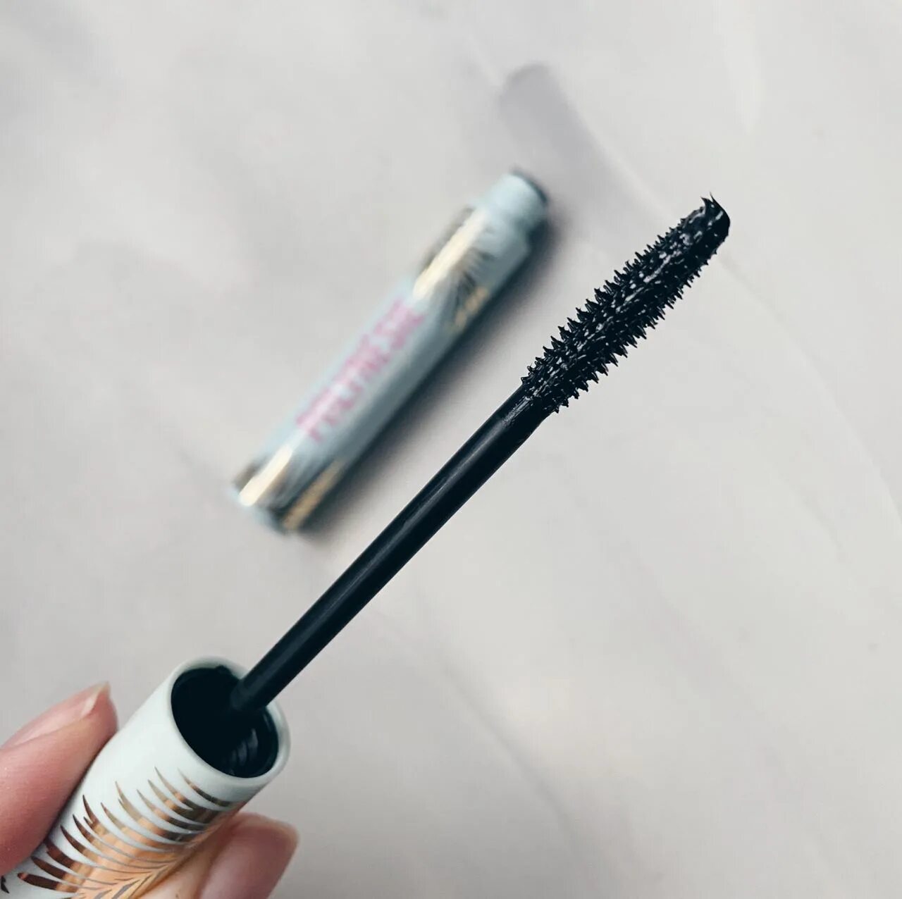 Guerlain cils d’enfer so volume. тушь в золотом яблоке. золотое яблоко тушь для ресниц. тушь tom ford. тушь вивьен сабо адюльтер.