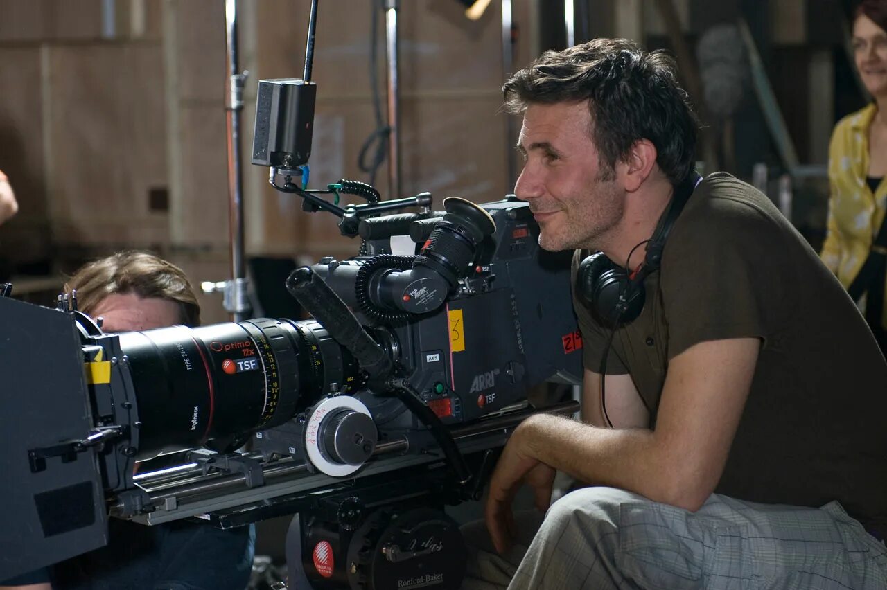 Кристофер нолан 2021. Дэнни бойл режиссер. Профессия режиссер. Про кинорежиссеров. Про кинорежиссеров.