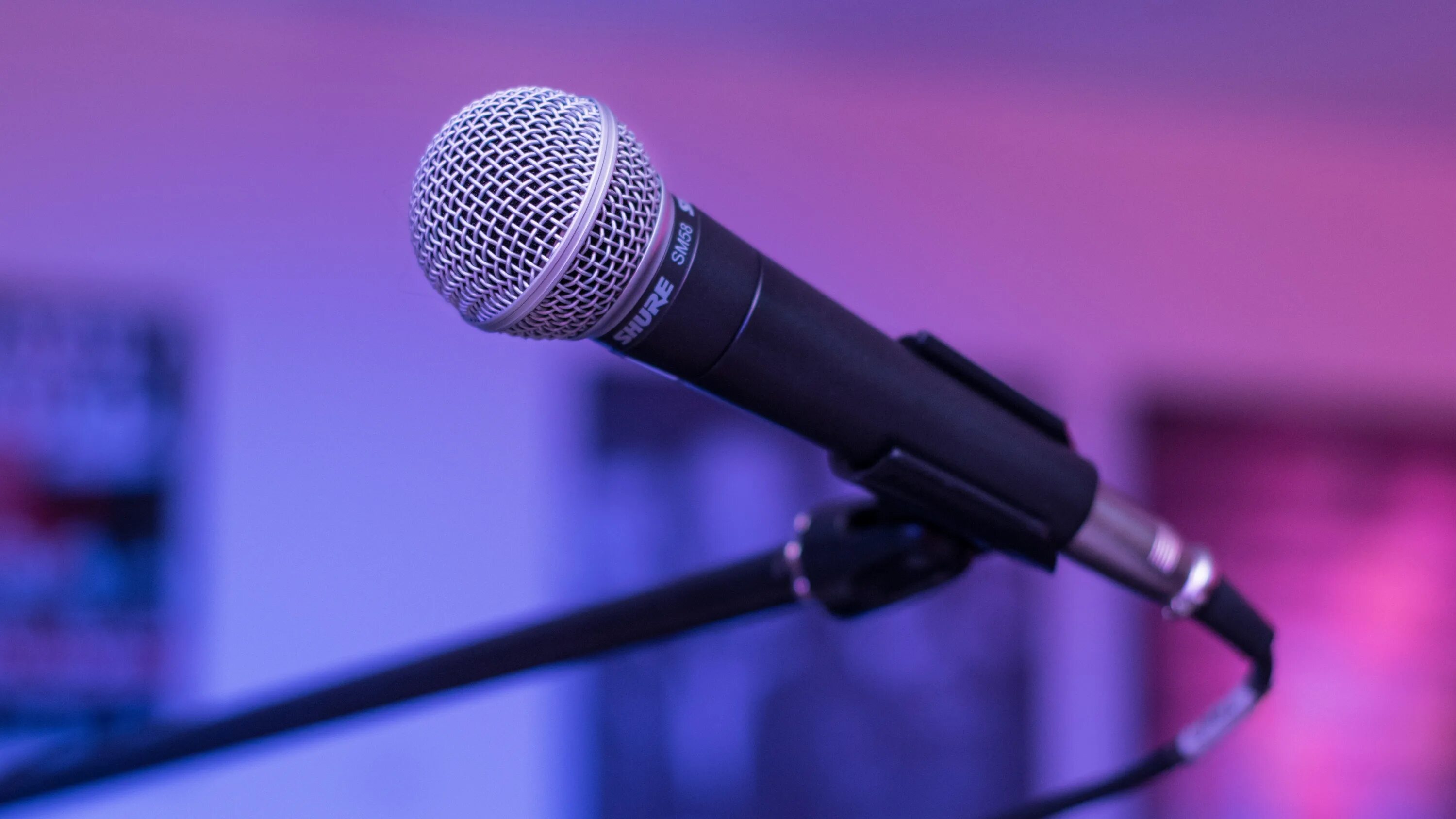 Какой радиомикрофон. Shure sm58. радиомикрофоны shure sm58. микрофон шур 58. shure sm 52.