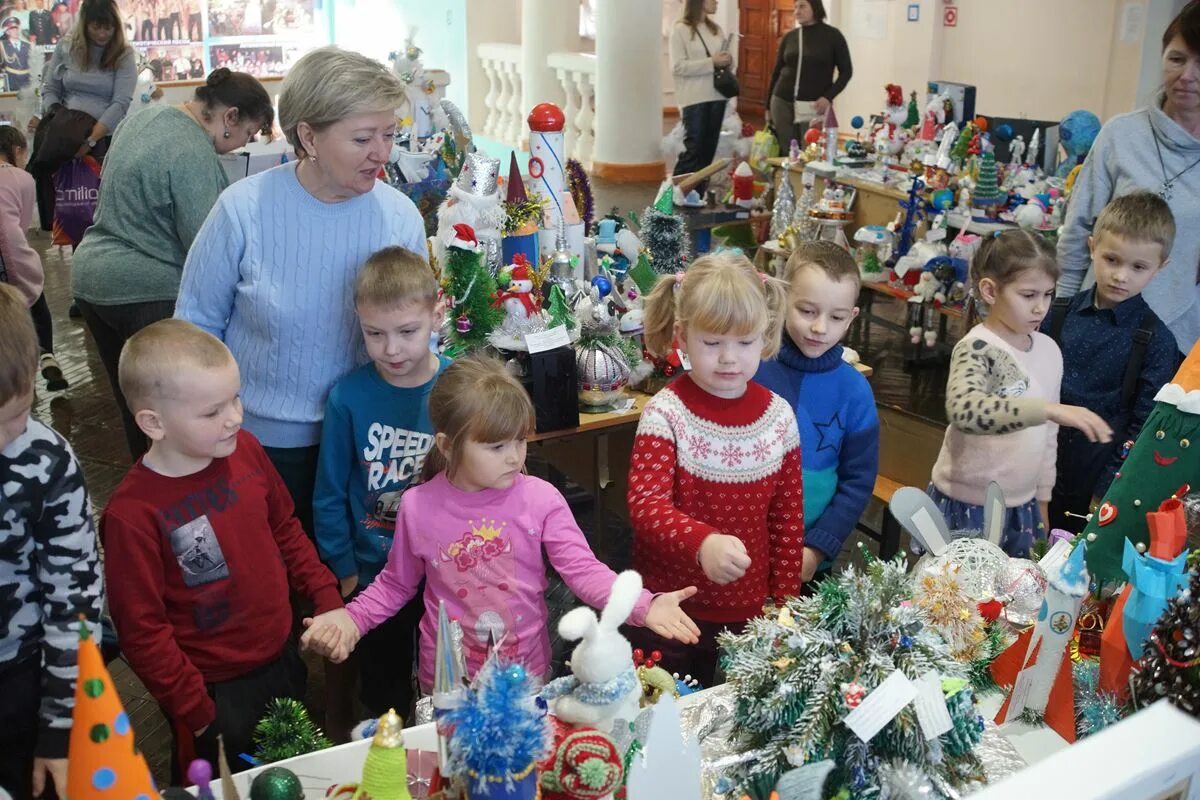 Дк родина химки новогоднее представление 2023. Дворец пионеров могилев новогоднее представление 2023. Дворец пионеров могилев новогоднее представление 2023. Дворец пионеров курск. Дворец пионеров могилев новогоднее представление 2023.