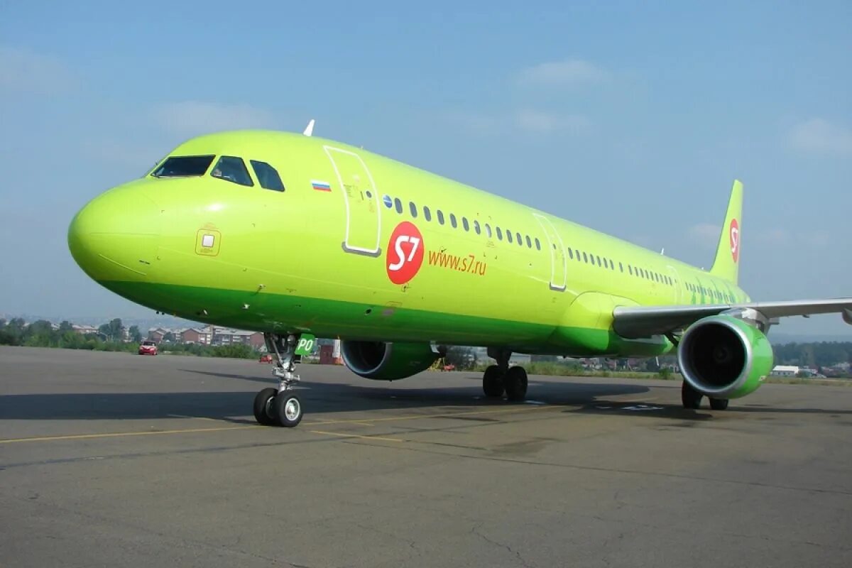 Эссевен авиабилеты. Самолёты авиакомпании s7 Airlines. S7 Эйрлайнс самолёты. Самолёты с 7 аирлайнес. Самолёт s7 Airlines Airbus a321.