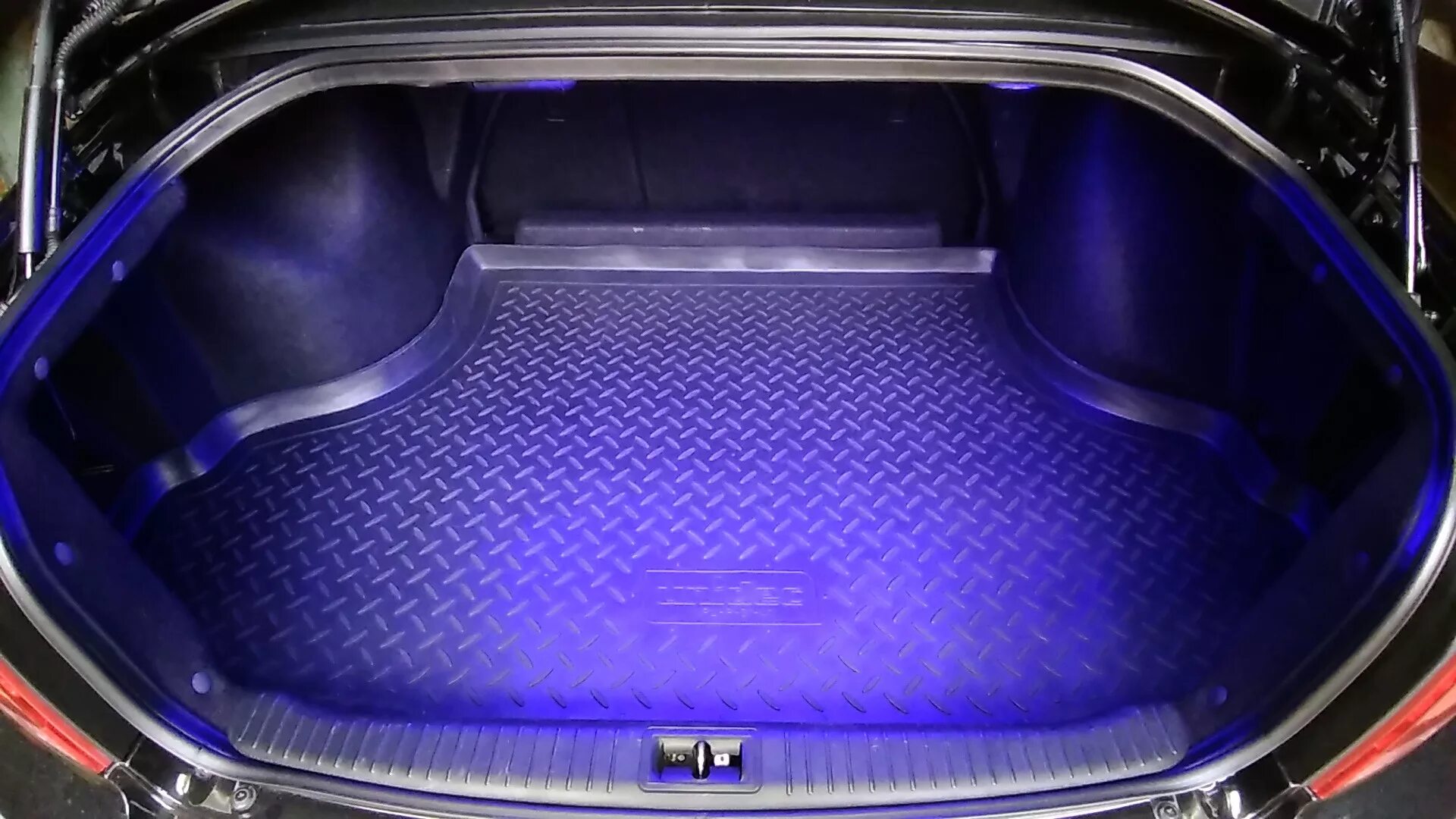 Hyundai sonata 2018 багажник. Hyundai sonata 2020 багажник. Хендай соната багажник. Хендай соната багажник. Хендай соната багажник.