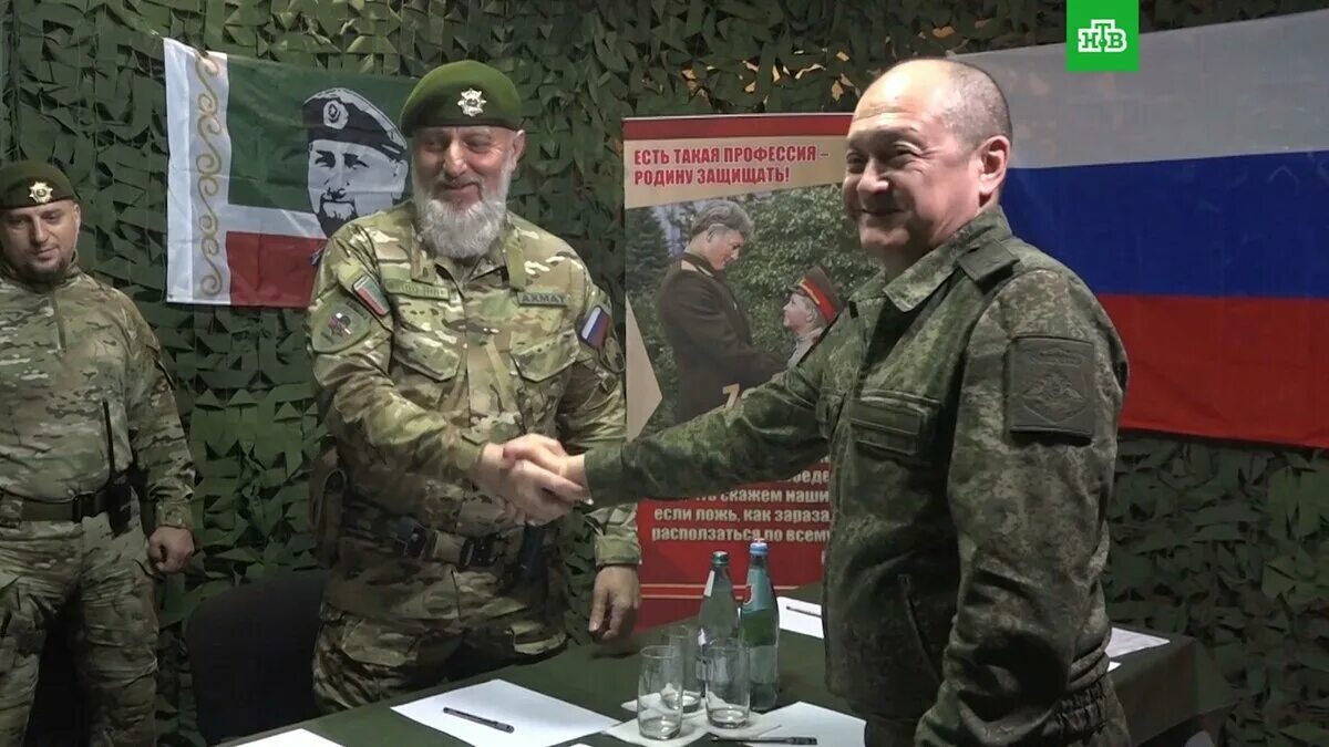 Добровольцы ахмат. Командир отряда спецназа «ахмат» апти алаудинов. Центр подготовки спецназа в гудермесе добровольцев. Батальон юг ахмат. Отряд ахмат добровольцы.