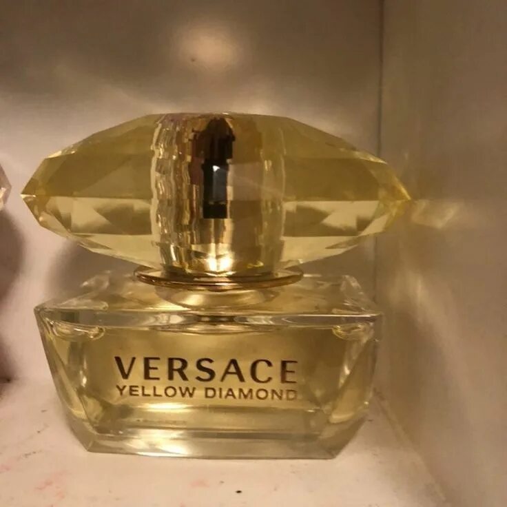 Versace bright crystal absolu 90 ml. Версаче золотой кристалл. Versace bright crystal absolu 30ml. Бриллианты россыпь. Кольцо версаче медуза.