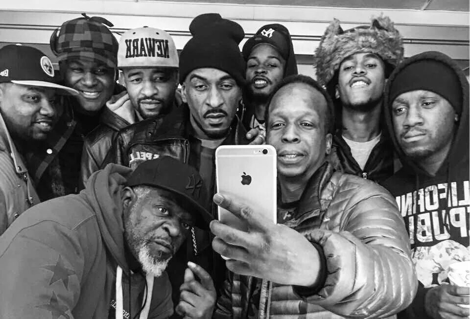 Хип хоп 4. Hip hop ejay 5. Эволюция хип-хопа телепередача кадры. Krs one в молодости. Rakim.