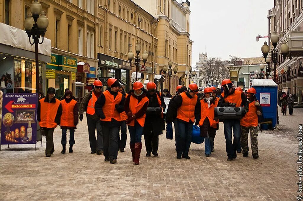 Таджики в санкт петербурге. Трудовые мигранты в России. Рабочая миграция. Трудовые мигранты картинки. Мигранты в Москве.