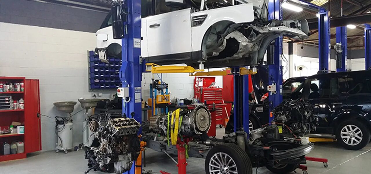 Service port. Автосервис ленд ровер. Сервис land rover. Сервис land rover. Шиномонтаж range rover.