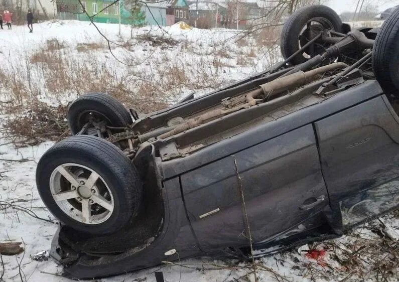 Опрокидывание в кювет. Опрокидывание в кювет